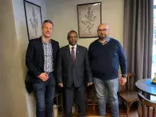 Spotkanie z ambasadorem Rwandy - od lewej Dziekan WNS - prof. Michał Harciarek, prof. dr Anastase Shyaka, prof. A. Modrzejewski
