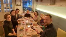 Wspólny posiłek - delegacja z Wietnamu, dr hab. Joanna Różycka-Tran, prof. UG, dyrekcja Instytutu Psychologii