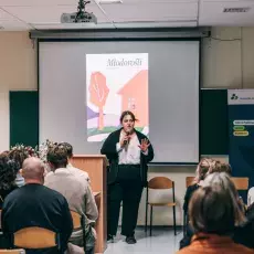 Wydarzenie: premiera książki „Młodorośli opowiadają o rodzinie” oraz seminarium naukowe poświęcone tematyce wsparcia młodzieży w dzisiejszym świecie. 