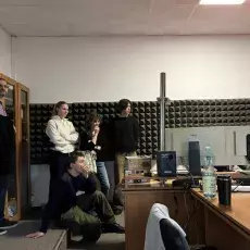 8.	Studenci w radiu 5, fot. Dominika Kuźma-Ebel Studenci w radiu 5, fot. Dominika Kuźma-Ebel 