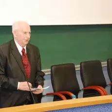 Prof. dr hab. Jan Żebrowski wygłasza „pedagogiczne credo”